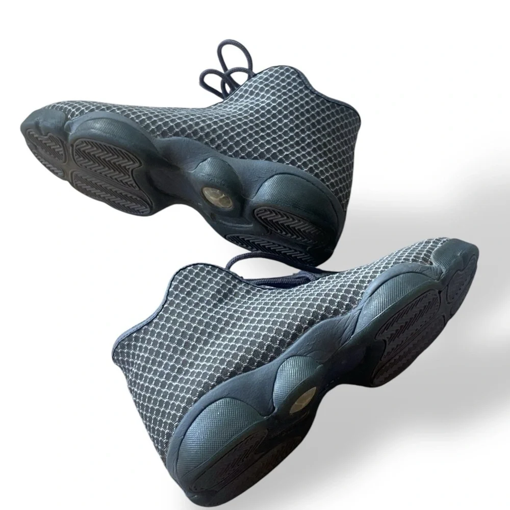 JORDAN HORIZON WOLF GREY BLACK HI-TOP SNEAKERS